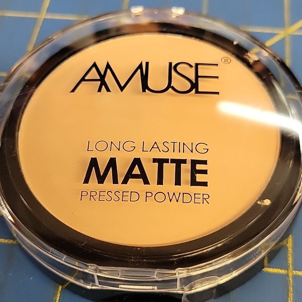 Amuse Long Lasting Matte Pressed Powder - Beige 10g New Sealed Compact